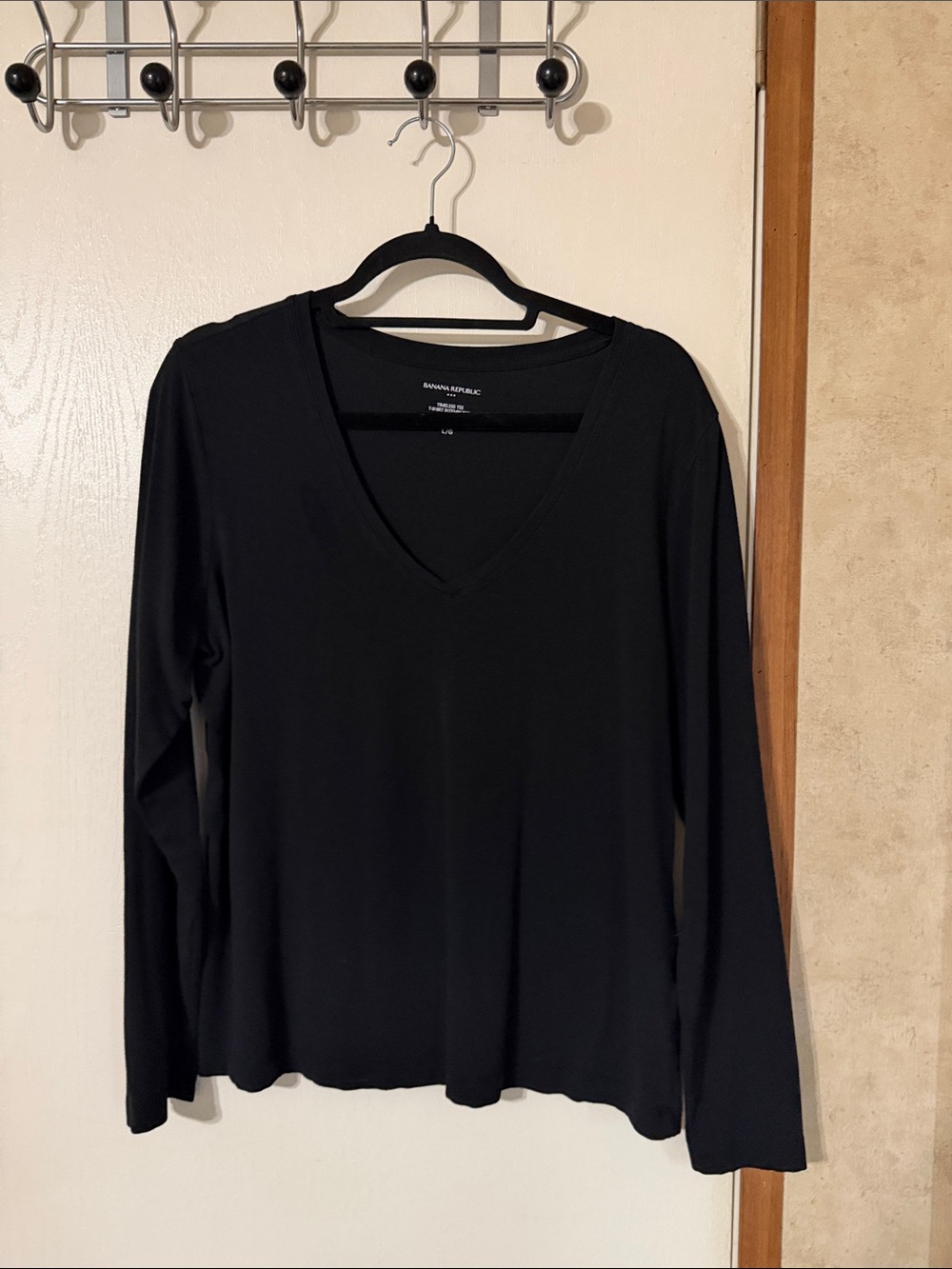 Banana Republic Black V-Neck Long Sleeve Tee